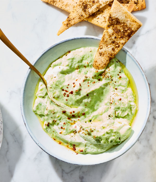 Crackers met avocado met za’atar 