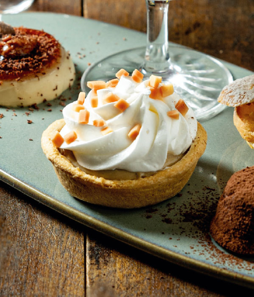 Tartelette met koffie-banketbakkersroom en miso karamel 