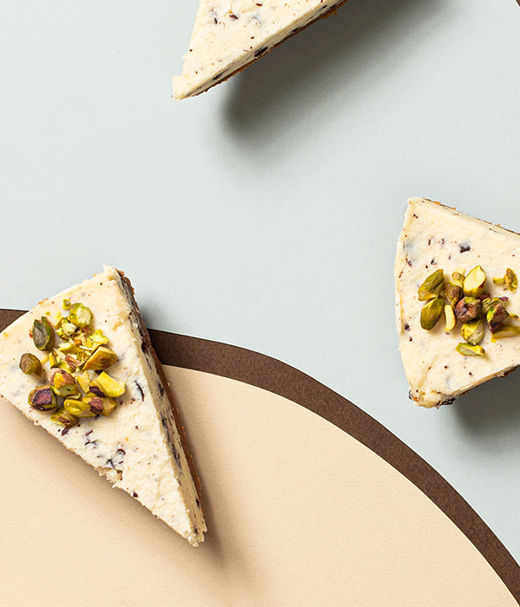 Witte triple chocoladetaart  met pistache 