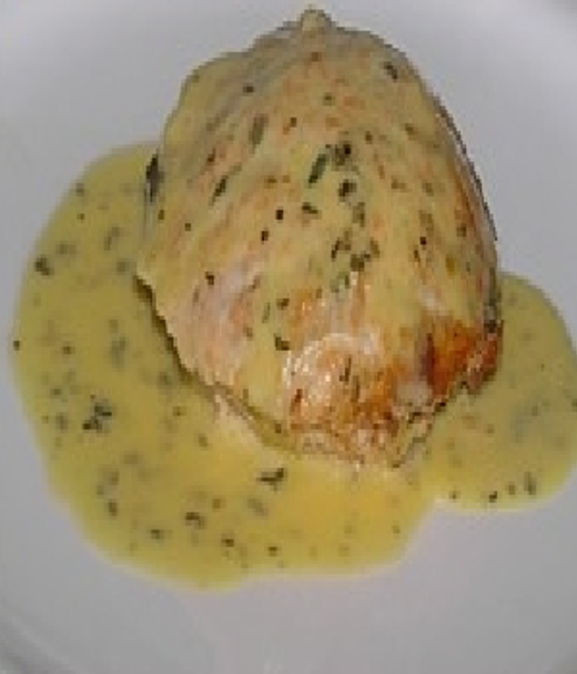 Ierse zalmmousse met aardappelkoekjes en Hollandaise saus