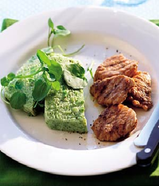 Broccoliterrine met yoghurt en gegrilde varkenshaas