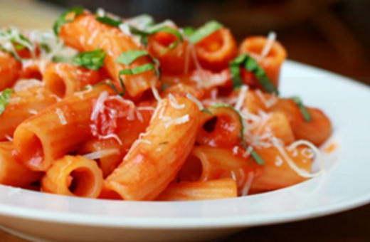 Pasta met pittige tomatensaus