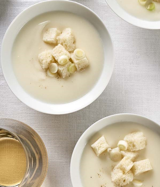 Bloemkoolsoep met knoflook croutons 