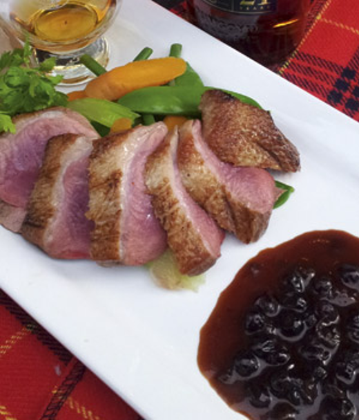 Eendenborst met cranberrysaus en kastanje puree